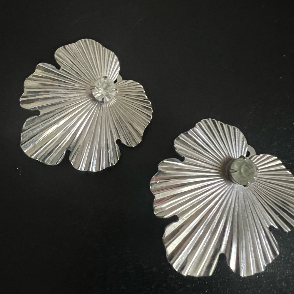 Vintage Silver Tone Leaf Center Rhinestone Clip On Earrings